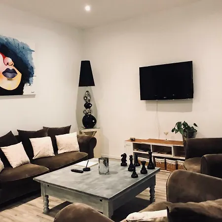 Les Du Palais דירה